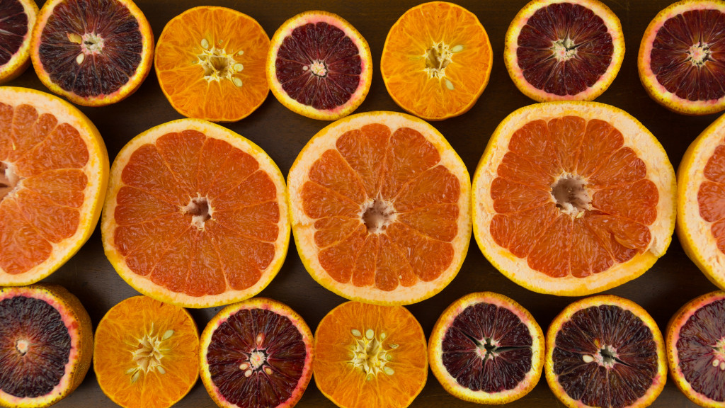 Grapefruit, Tangerines, Blood Oranges ~ Citrus Sunrise Juice #juice #recipe #winter