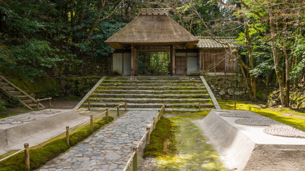 Honen-in entrance, view from inside the gate including two white sand mounds said to purify passers through, Kyoto, Japan | cultivatorkitchen.com