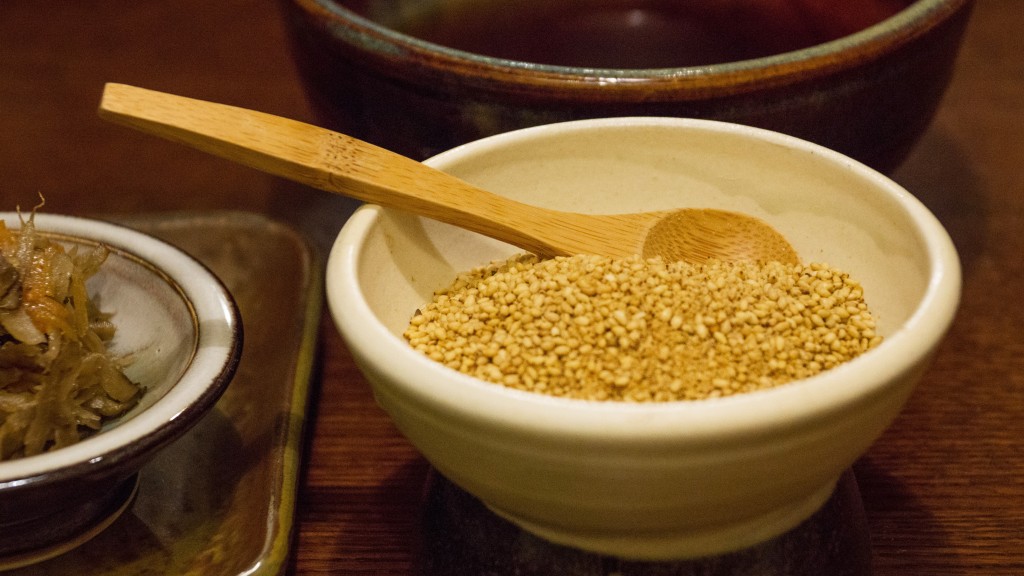 Generous bowl of toasted sesame seeds at Omen Udon Restaurant, Kyoto, Japan | cultivatorkitchen.com