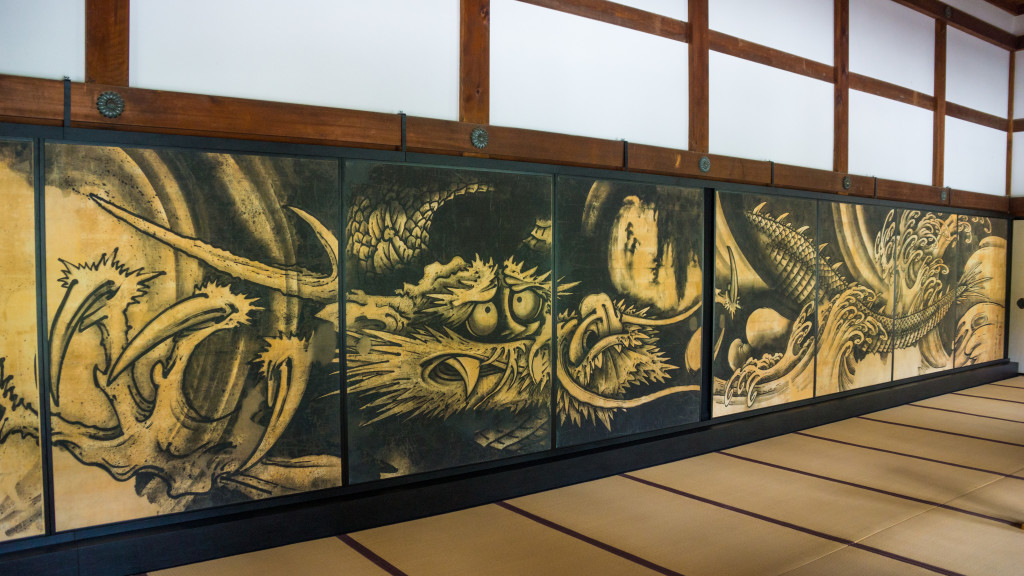 dragon screen painting at Tenru-ji Temple, Arashiyama, Kyoto, Japan | cultivatorkitchen.com