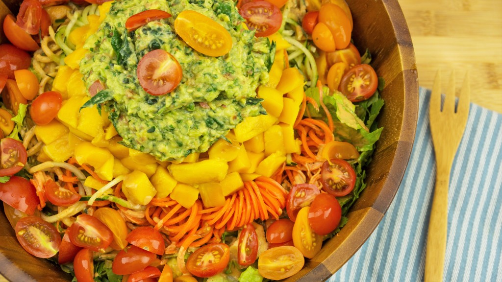 Thai Mango Salad with Spicy Peanut Dressing, epic #raw and #vegan one-bowl meal that is great for parties! | cultivatorkitchen.com
