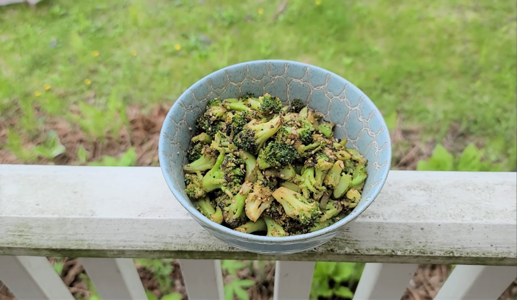 10-Minute Crispy Sesame Broccoli 🥦 Oil-Free & Vegan | CultivatorKitchen.com